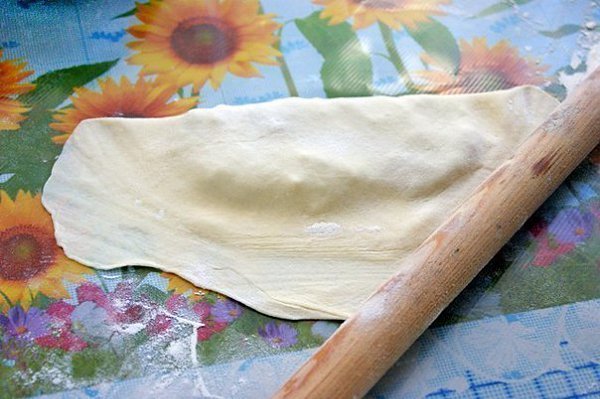 Чебуреки на кефире.Ингредиенты:- 1 ст. кефира- 1 яйцо- соль по вкусу- муки сколько ... - 3