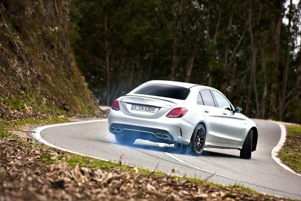 Mercedes-AMG C63 S.4.0L V8 BiTurbo: 510 .. : 700 H: AMG ... - 3