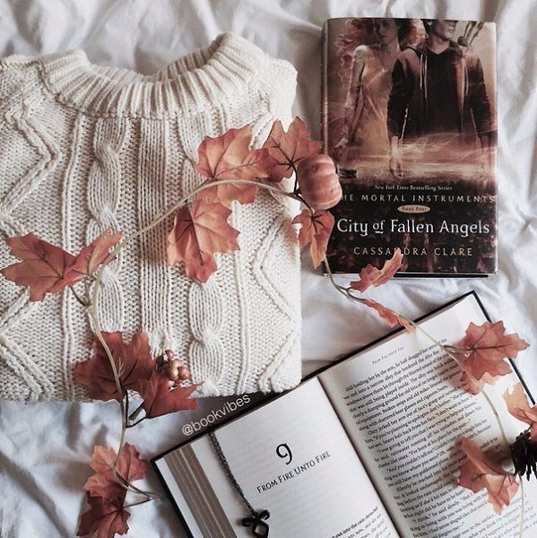 10 книг, от которых хочется жить.1. Эрленд Лу «Наивно. Супер»2. Дэвид Митчелл «Облачный атлас»3. ...