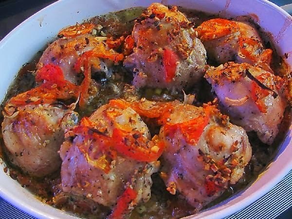 Курица по-провански.Ингредиенты:Лук репчатый (100г) — 2 шт.Помидоры красные — 400 гЧеснок дольки — 7 ...