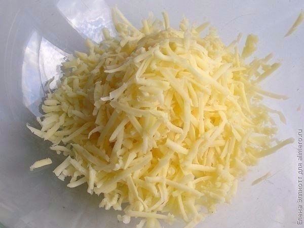 Запеканка из тертого картофеля с сыром и чесноком.Это блюдо стало одним из моих любимых еще в ... - 3
