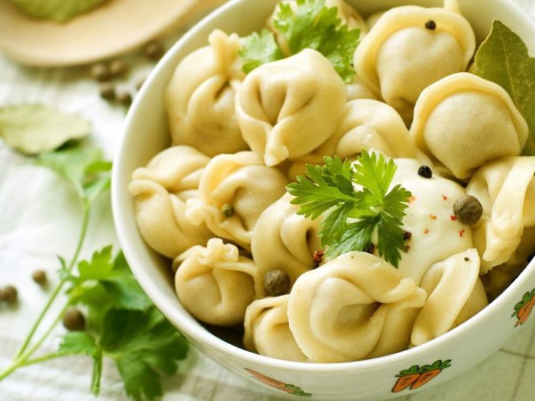 ФАРШ ДЛЯ ПЕЛЬМЕНЕЙ.Ингредиенты:300 г мякоти свинины (окорок, лопатка, шея)300 г мякоти говядины ...