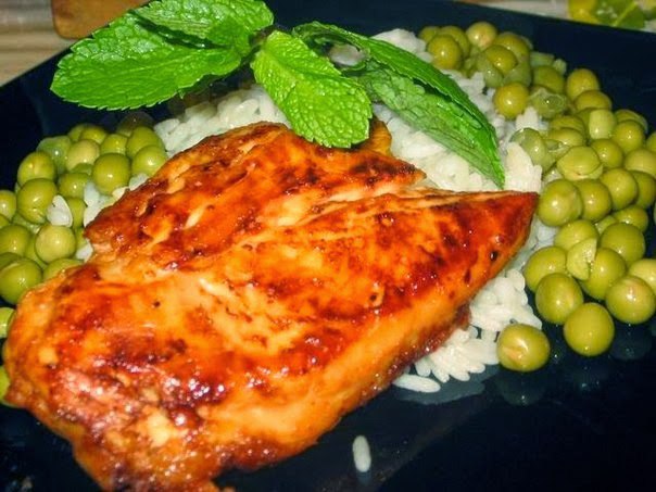 Очень нежная куриная грудка! Продукты. куриная грудка 2 шт. кетчуп 2 столовые ложки майонез 2 ...
