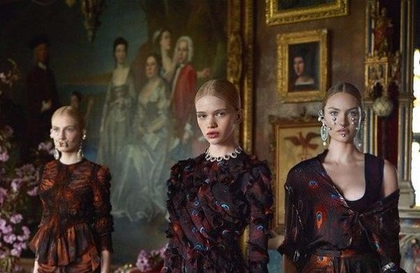 Правильное произношение названий Модных Домов и имён дизайнеров: Burberry - Бёрберри Hermes - Эрмес ...