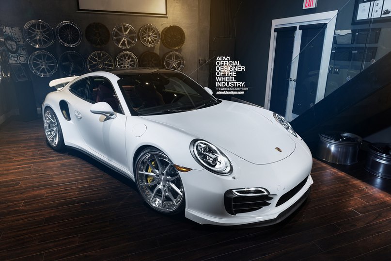 Porsche 911 Turbo S. - 2