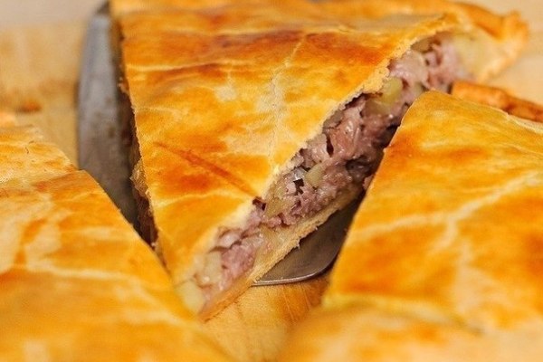 Нежный пирог с мясом.Это пирог, который можно выпекать с любой начинкой, например со сладкой, с ...