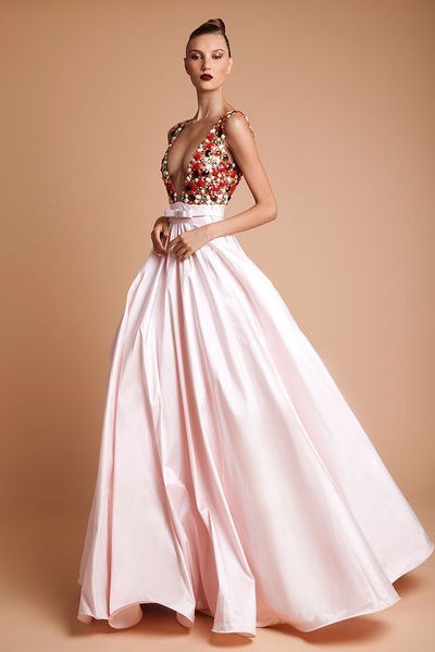 Потрясающие наряды из коллекции Rani Zakhem Haute Couture.