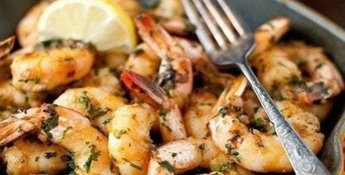 Креветки с чесноком и петрушкой.на 100г - 87.72 ккалБ/Ж/У - 18.54/0.88/1.46Ингредиенты:1) Креветки ...