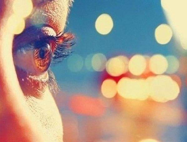Кареглазые люди - это сама нежность. Любят они всегда искренне, горячо и отличаются верностью тем, ...