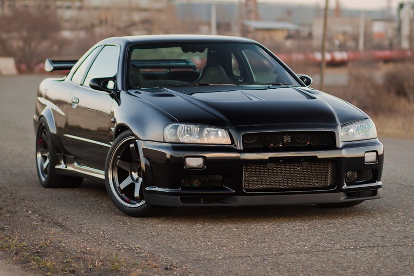 Nissan Skyline R34.