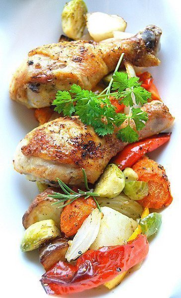 Курица, запечённая с овощами.Благодаря такой высокой температуре выпекания, курица и овощи ... - 2