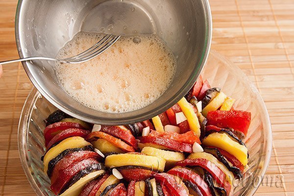 Мусака по болгарски.баклажаны – 3 шт (средние)картошка – 3 штперец болгарский – 2 штпомидоры – 4 ... - 7