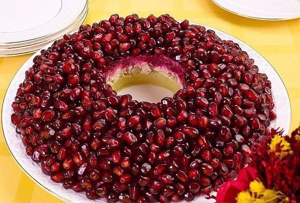 Гранатовый браслет.Ингредиенты: Свекла (2 шт), яйца (2 шт), морковка (2 шт), курица ( лучше всего ...