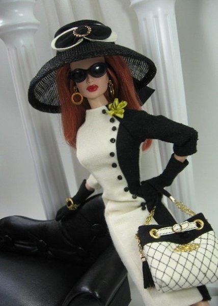 Chanel  . - 5