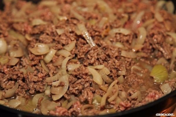 Картофельная запеканка с мясом.Ингредиенты:Картофель — 1,3 кгФарш говяжий — 500 гЛук репчатый — 2 ... - 5