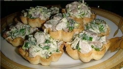 Корзиночки с сельдью .Такая закусочка с легкостью поглощается в первую очередь, это уже проверено. ...