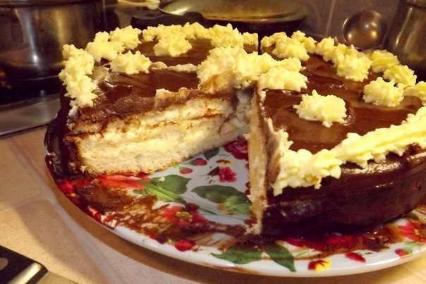 ОЧЕНЬ ВКУСНЫЙ И БЫСТРЫЙ ТОРТ ЧАРОДЕЙКА.Ингредиенты:Для теста:- 1 стакан муки- 1 стакан сахара- 1 ...