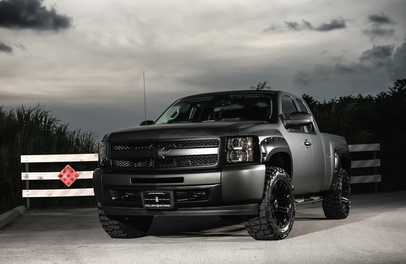 Customized Chevrolet Silverado - 2