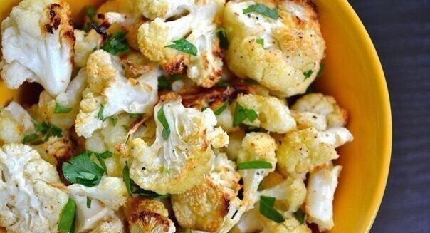 Цветная капуста с чесноком, сыром Пармезан и зеленью в духовке. 100 гр - 86.36 ...