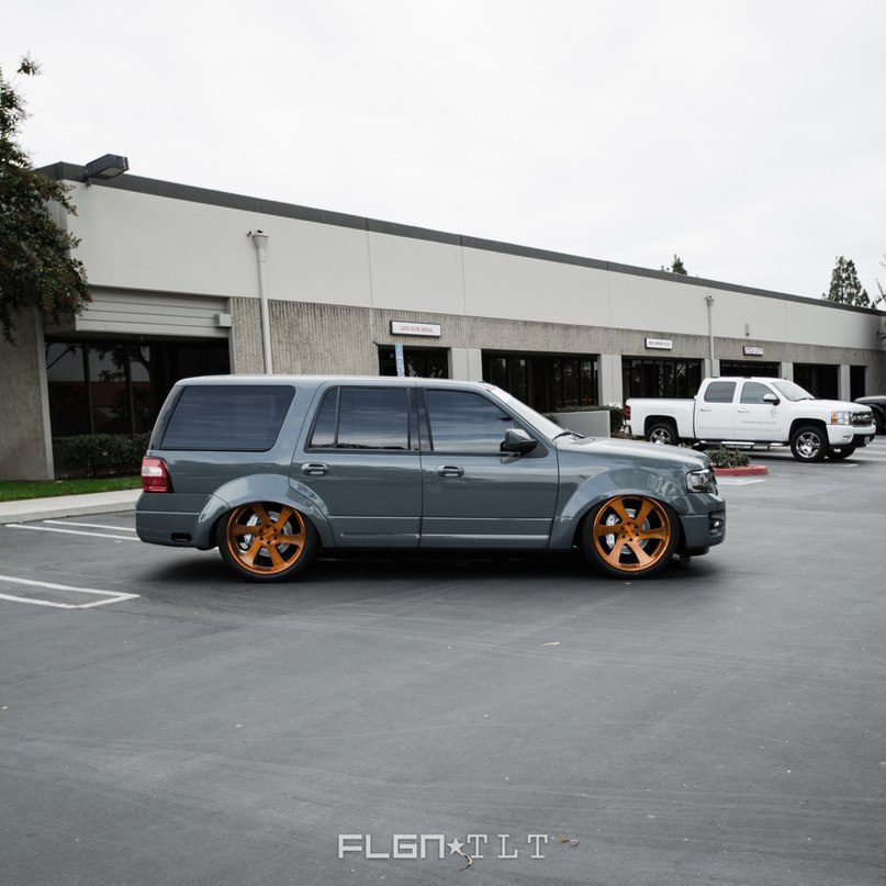 Ford Expedition. - 2