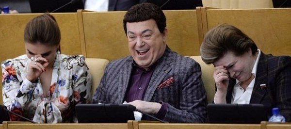 Народные Депутаты Госдумы установили минимальные зарплаты на 2016 год в размере 800 000 рублей себе ...
