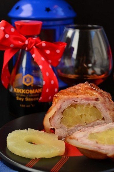 Мясные бомбы с ананасами.Ингредиенты на 2 порции:Свинина - 2 нежирных куска (каждый кусок примерно ... - 2