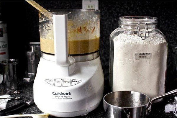 Блинный торт из бананов с йогуртом и глазурью из грецкого ореха. Ингредиенты: Банановые блины: ... - 4