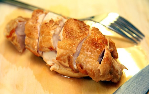 Аппетитная грудка с лимоном и соевым соусом.Ингредиенты:Куриные грудки 1 кгЛимон (сок) 1/2 шт.Соевый ...