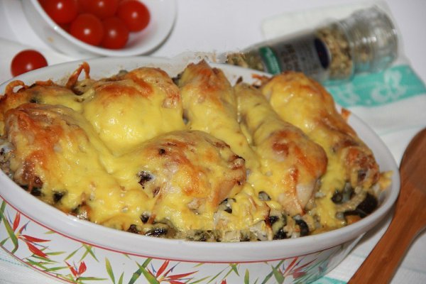 Куриные ножки с картошкой и грибами в духовке. Хочу поделиться простым, но очень сытным рецептом ...