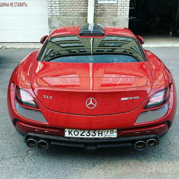 Mercedes-Benz SLS AMG