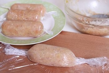 Домашние сосиски из курицы. Согласитесь, сосиски любят все. Но зачастую, при покупке в магазине ... - 6