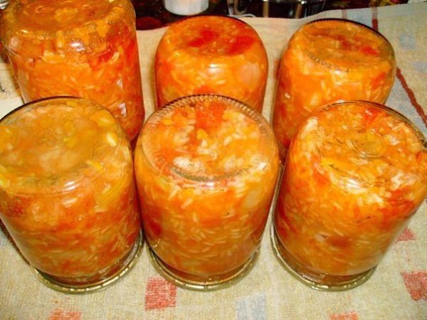 Салат с рисом.3кг. помидорпо 1кг. -лук , морковь и перец1-2 стакана риса , 2 стакана раст . масла , ...