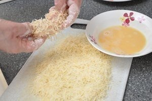 Домашний Макдоналдс – куриные наггетсы.Ингредиенты:-500 г куриной грудки,-200 г сыра твердых ... - 4
