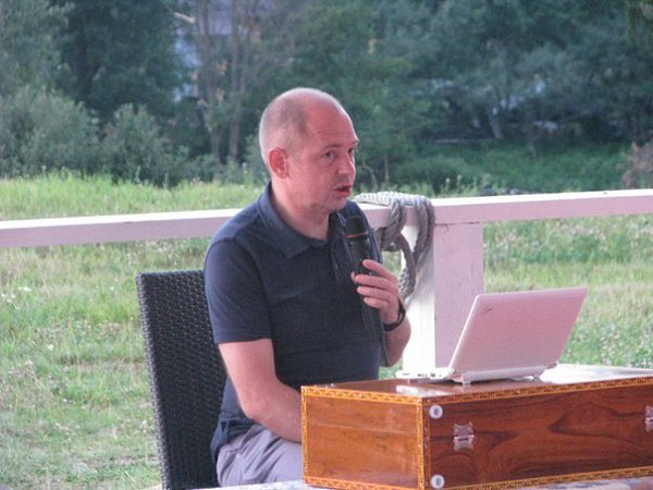 Любовь Бога выражается, прежде всего, уже в том, что он дает женщине тело, которое само по себе ...
