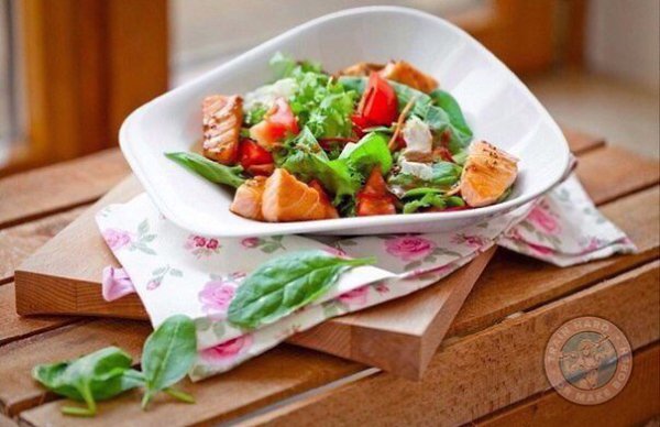 Десятка легких салатов для вкусного ужина. 1. Лёгкий салат с сырно-горчичной заправкой Итого на 100 ... - 8