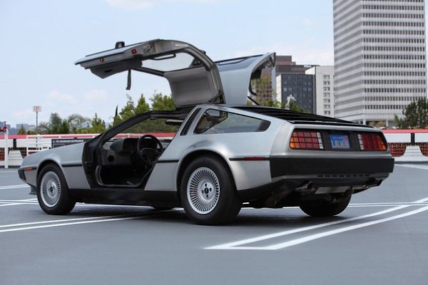 1983 DeLorean DMC-12 - 2