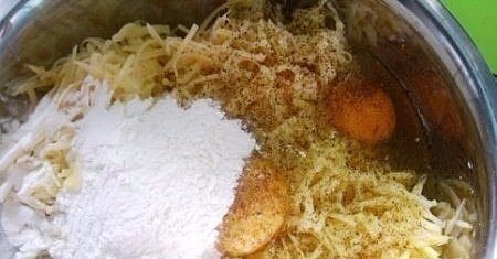 КАРТОФЕЛЬНАЯ ЗАПЕКАНКА С СОСИСКАМИ.ИНГРЕДИЕНТЫ: Картофель (вес очищенного) — 850 г Сосиски — 8 шт ... - 2