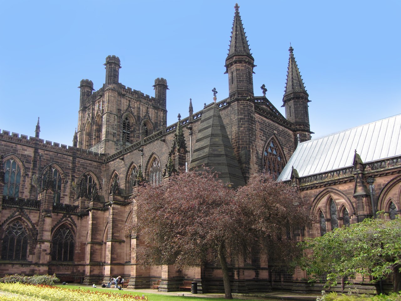   (. Chester Cathedral). ,   , . - 9