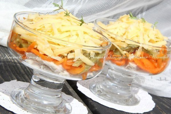 7 Рецептов приготовления ВКУСНЕЙШИХ САЛАТОВ! 1. Салат " Алекс" Необходимо: филе куриной ... - 2