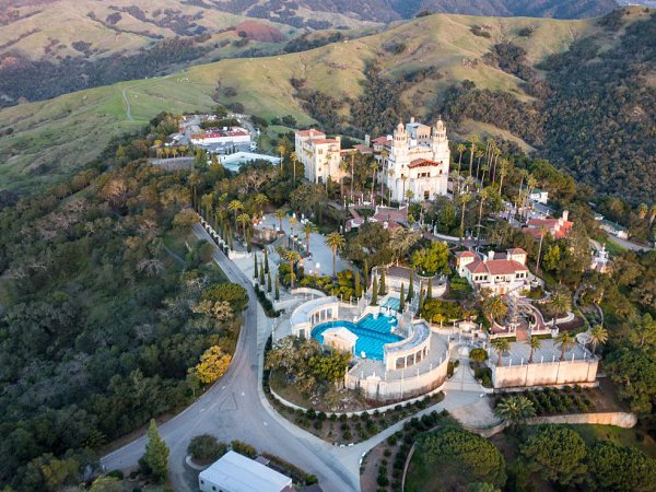     .- (Hearst Castle,    )  ...