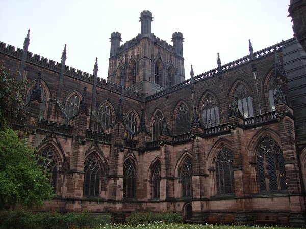   (. Chester Cathedral). ,   , . - 3