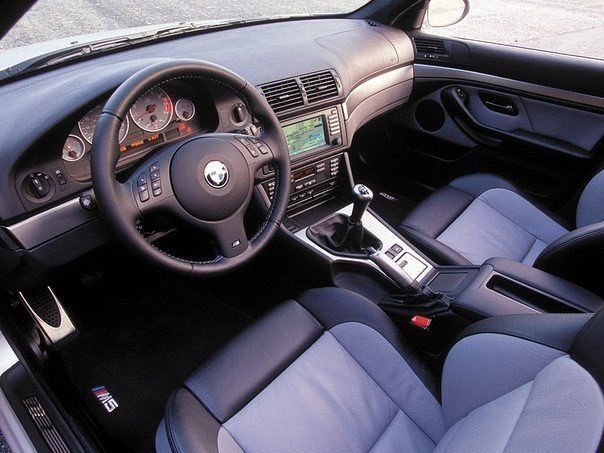  BMW M5 (E39)