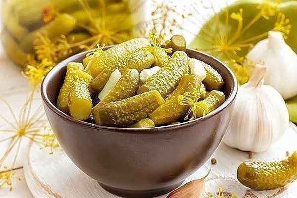 ДЕТСКИЕ МАРИНОВАННЫЕ ОГУРЧИКИ. Это вариант детских огурчиков, так как уксус, который используется ...