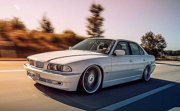 BMW 7-series (e38)