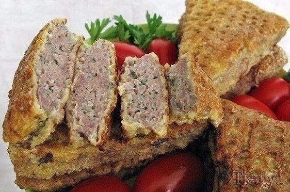 Треугольные котлетки.Ингредиенты:Вафельные коржиФаршЛук репчатыйЗеленьСпецииЯйцаПриготовление:Тут ... - 3