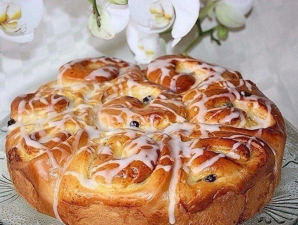 Топ-9 рецептов вкуснейшей выпечки.1. Слоёнки с творожной начинкой и изюмомИнгредиенты:- Тесто ... - 4