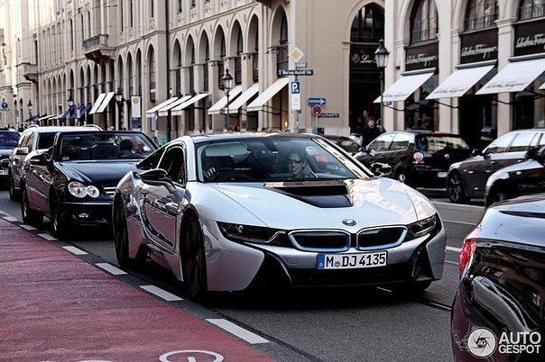 BMW i8