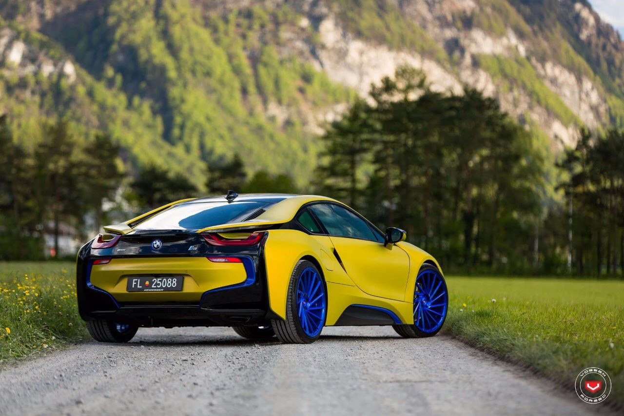 BMW i8 ������ - 8
