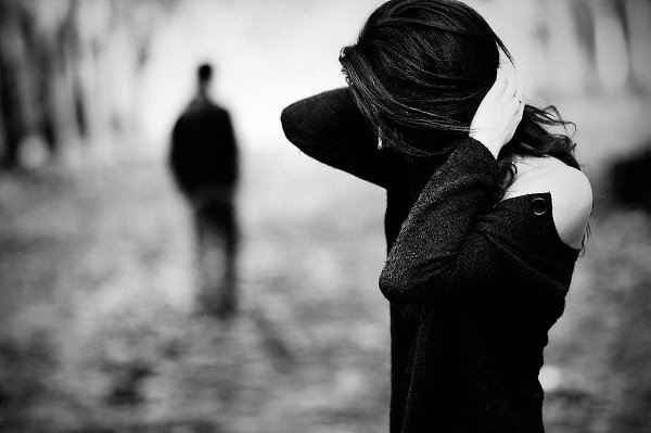 Люди говорят, что больно — это когда порежешь палец. Но истинная боль — это когда режут твою душу.