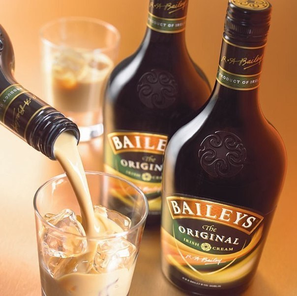 Готовим Baileys дома. Ингредиенты: водки 180 г банка сгущенки 400 г 2 пачки